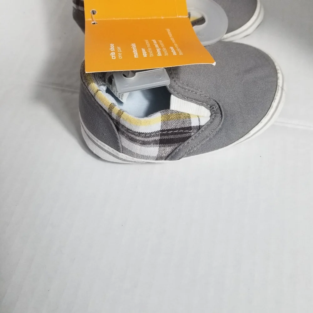 NWT GYMBOREE SLIP-ON BABY SHOE SIZE 4 GRAY WITH PLAID